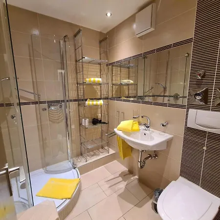 Montana Haus, A14, A17, B4 Oder C8 Appartement *