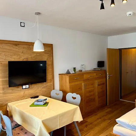 Appartement Montana Haus, A14, A17, B4 Oder C8 *